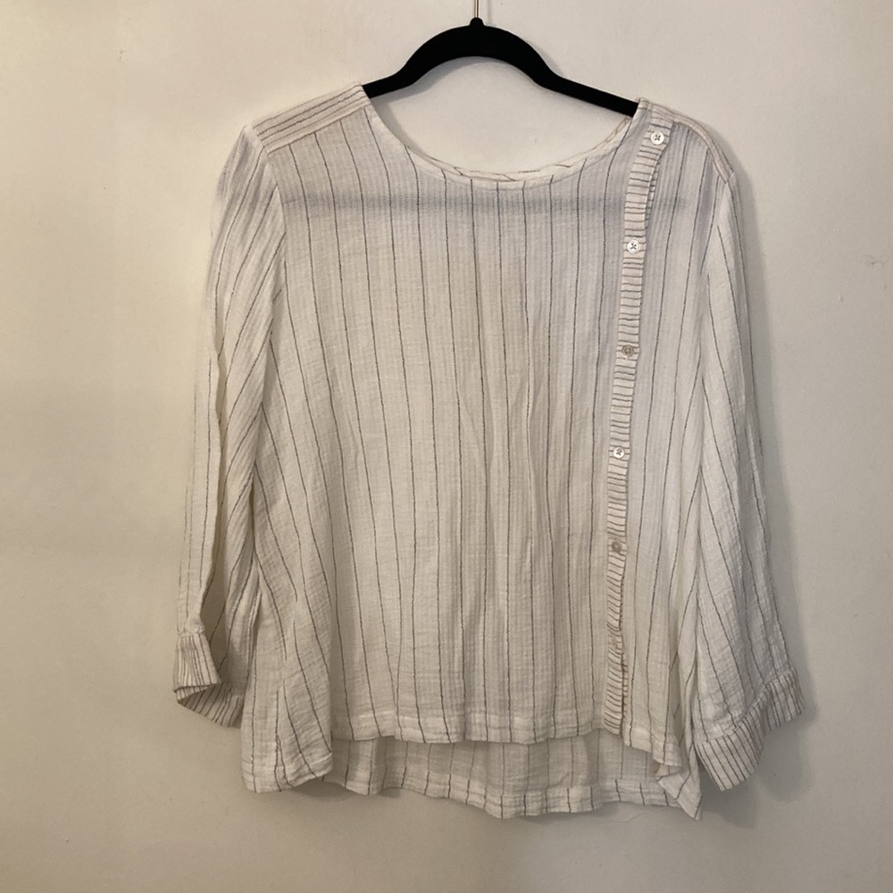 Wrap  London 47percent cotton 53 percent viscose white striped summer shirt